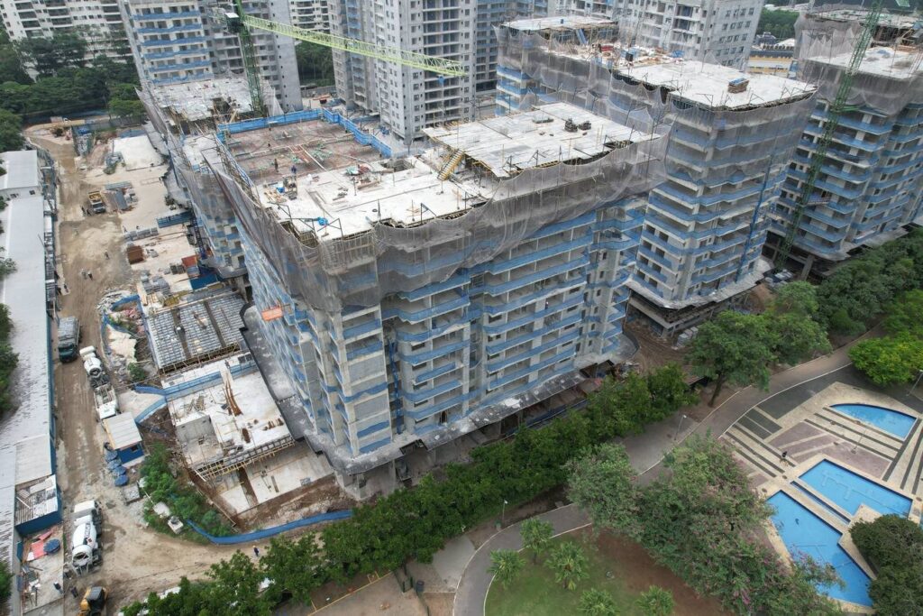 Foto aérea da obra do Grand Quartier Rio 2 em maio de 2026